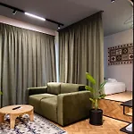 Muz * Tirana